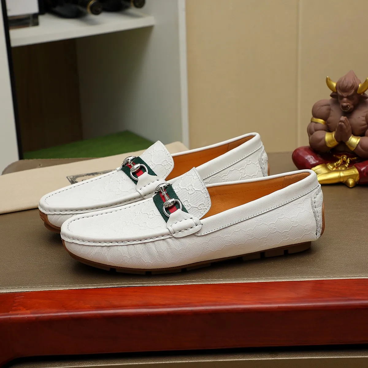 Men's shoes 💰360💰💰GUCCI Gucci official website synchronizes the latest model 🛃The upper is made of imported cowhide, 🐷leather lining, rubber outsole, 🎩🎩top-notch handcrafted workmanship with fine stitches and threads🔍definitely satisfy those perfectionist men who pursue high luxury quality 👏 Colors available! Code number 38-45 Large quantity in stock